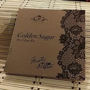 Bronzer kit by Paris Hilton